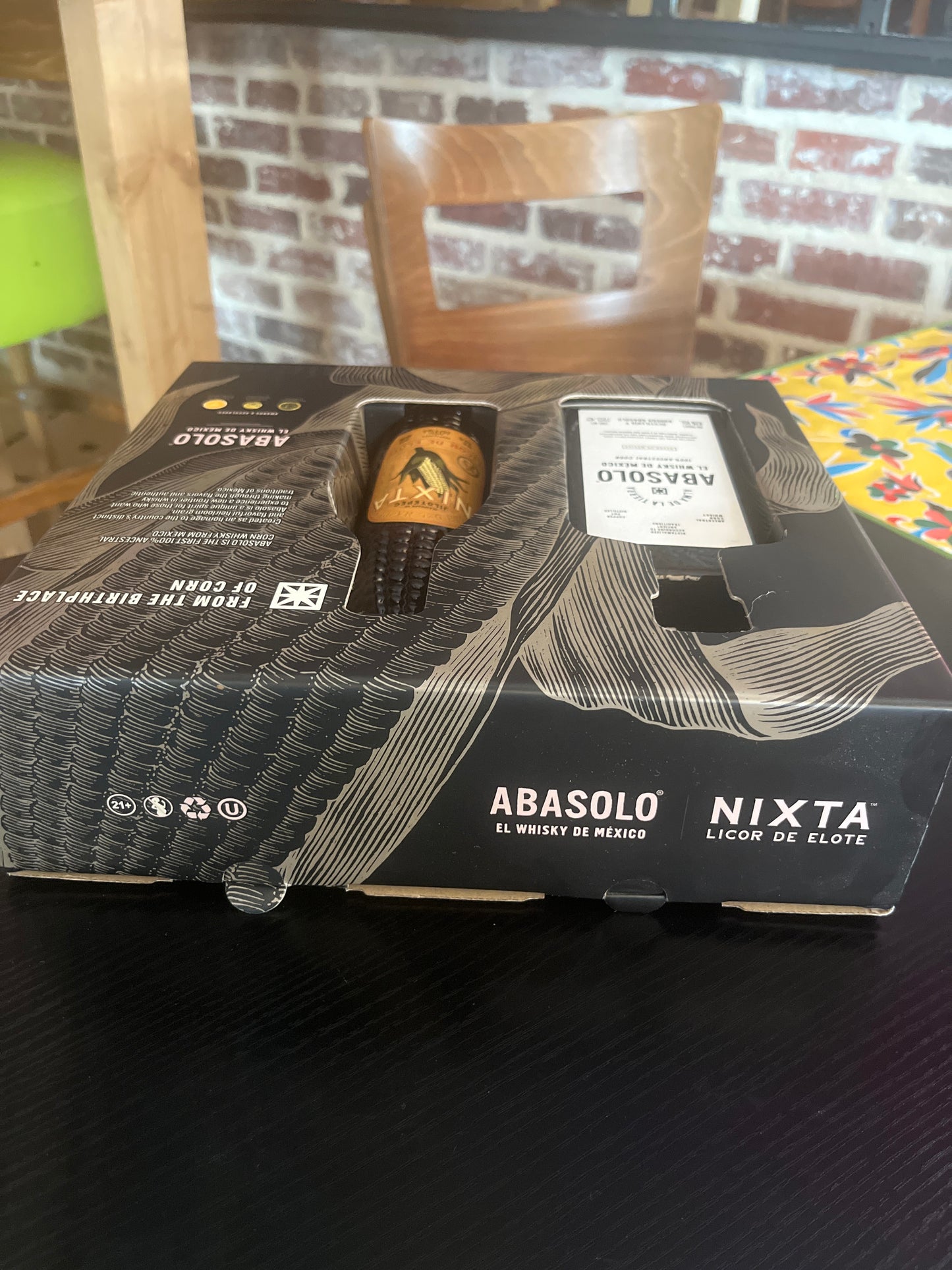 Coffre Whisky du Mexique + Liquer de Maïs